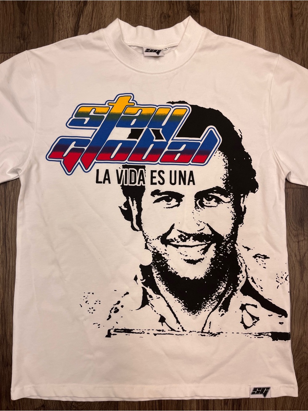 OverSize Shirt Stay Global "La Vida Es Una" Pablo Escobar Graphic T-Shirt - Whit